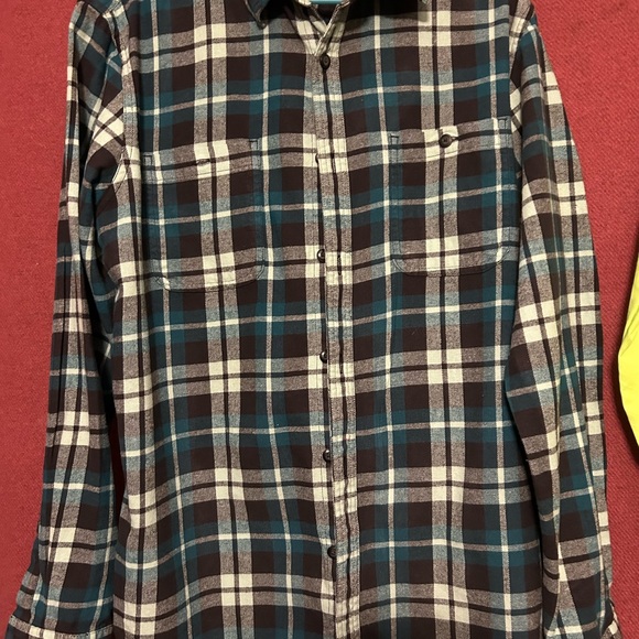 Size large sonoma plaid no stains no rips only wore once - Picture 2 of 3